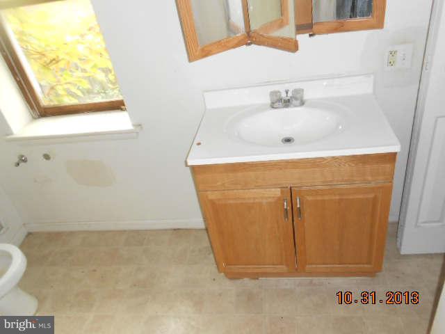 HOLLINS MARKET - Residential