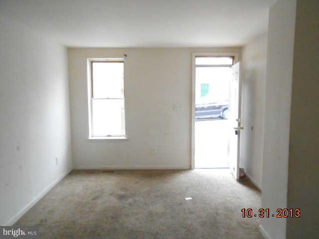 HOLLINS MARKET - Residential