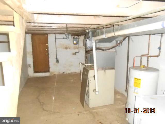 HOLLINS MARKET - Residential