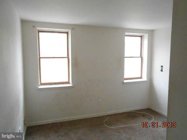 HOLLINS MARKET - Residential