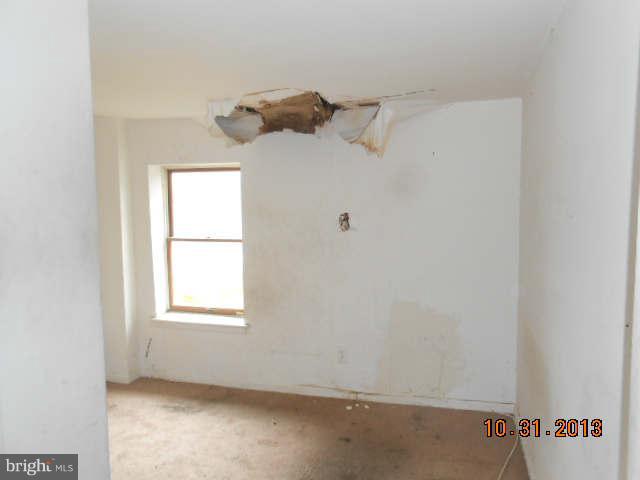 HOLLINS MARKET - Residential