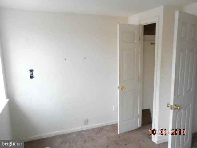 HOLLINS MARKET - Residential