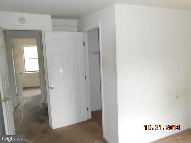 HOLLINS MARKET - Residential