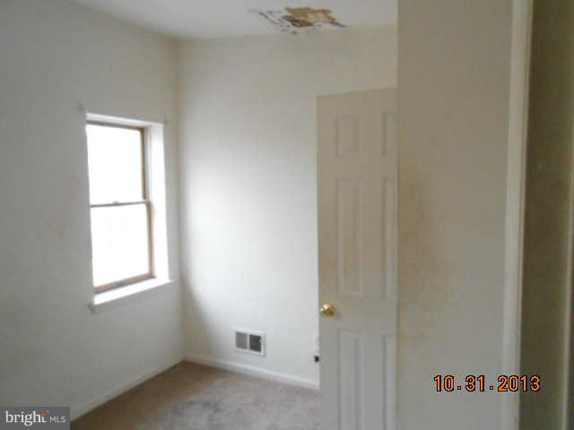 HOLLINS MARKET - Residential