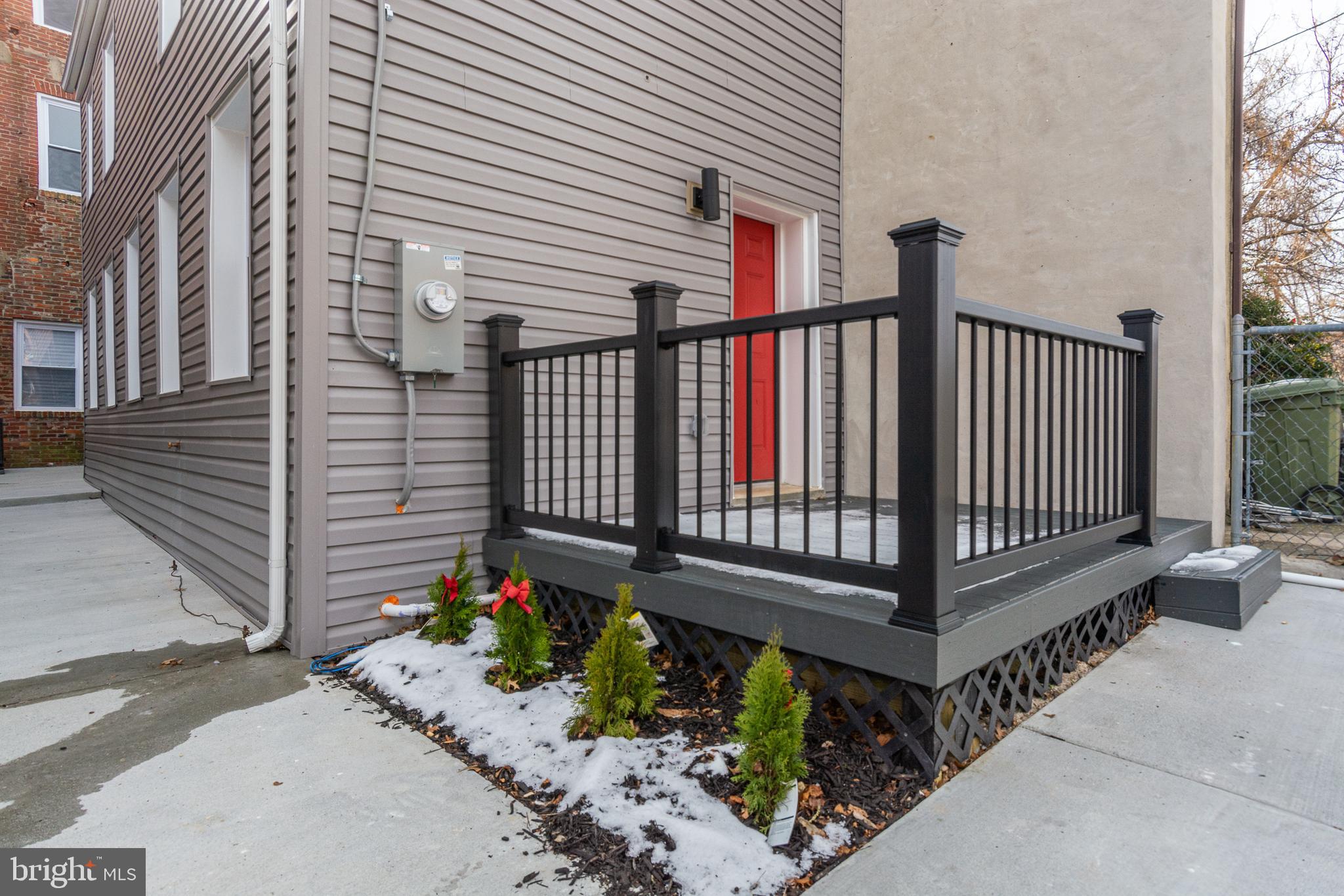 HOLLINS MARKET - Residential