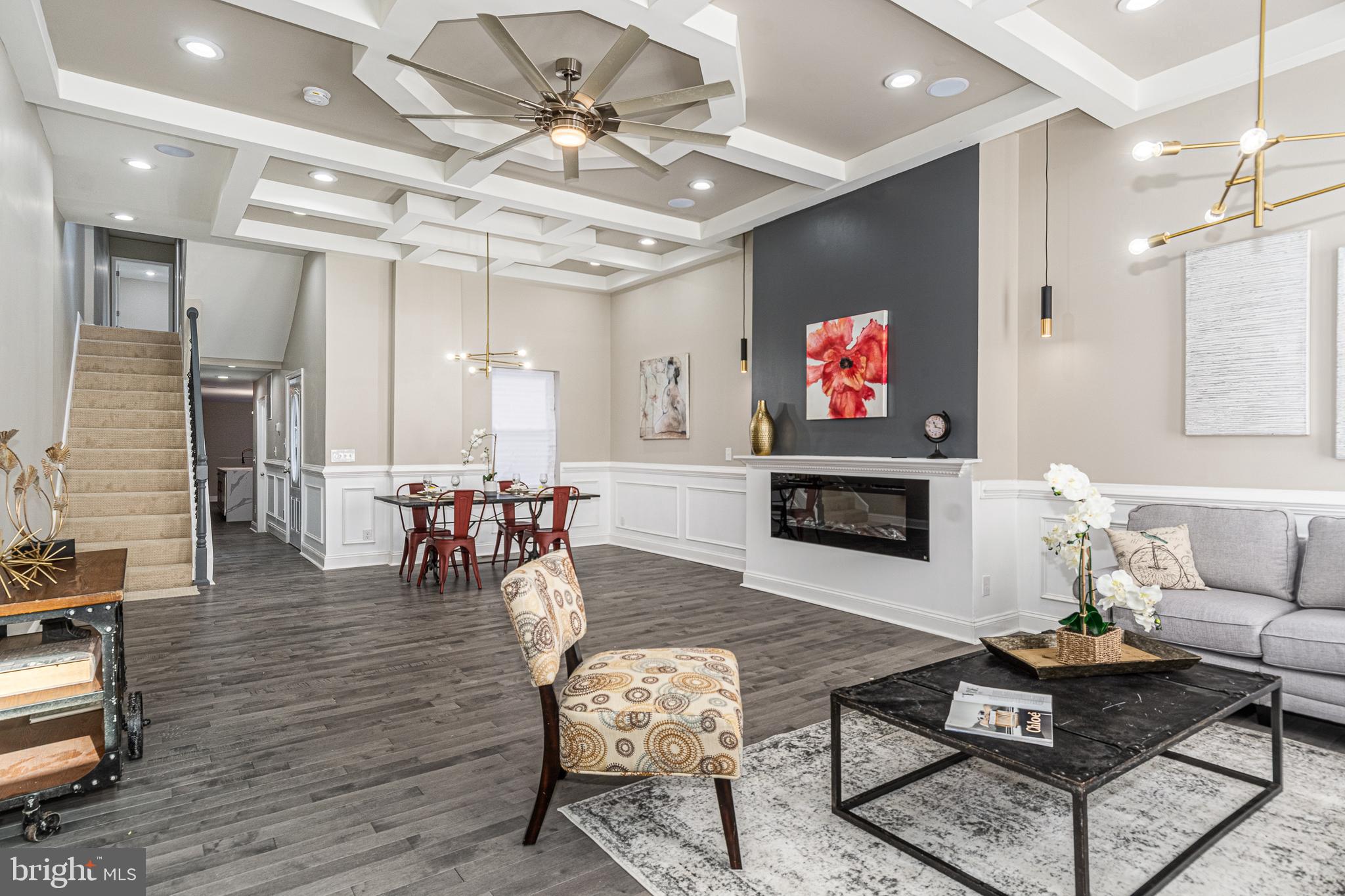 HOLLINS MARKET - Residential