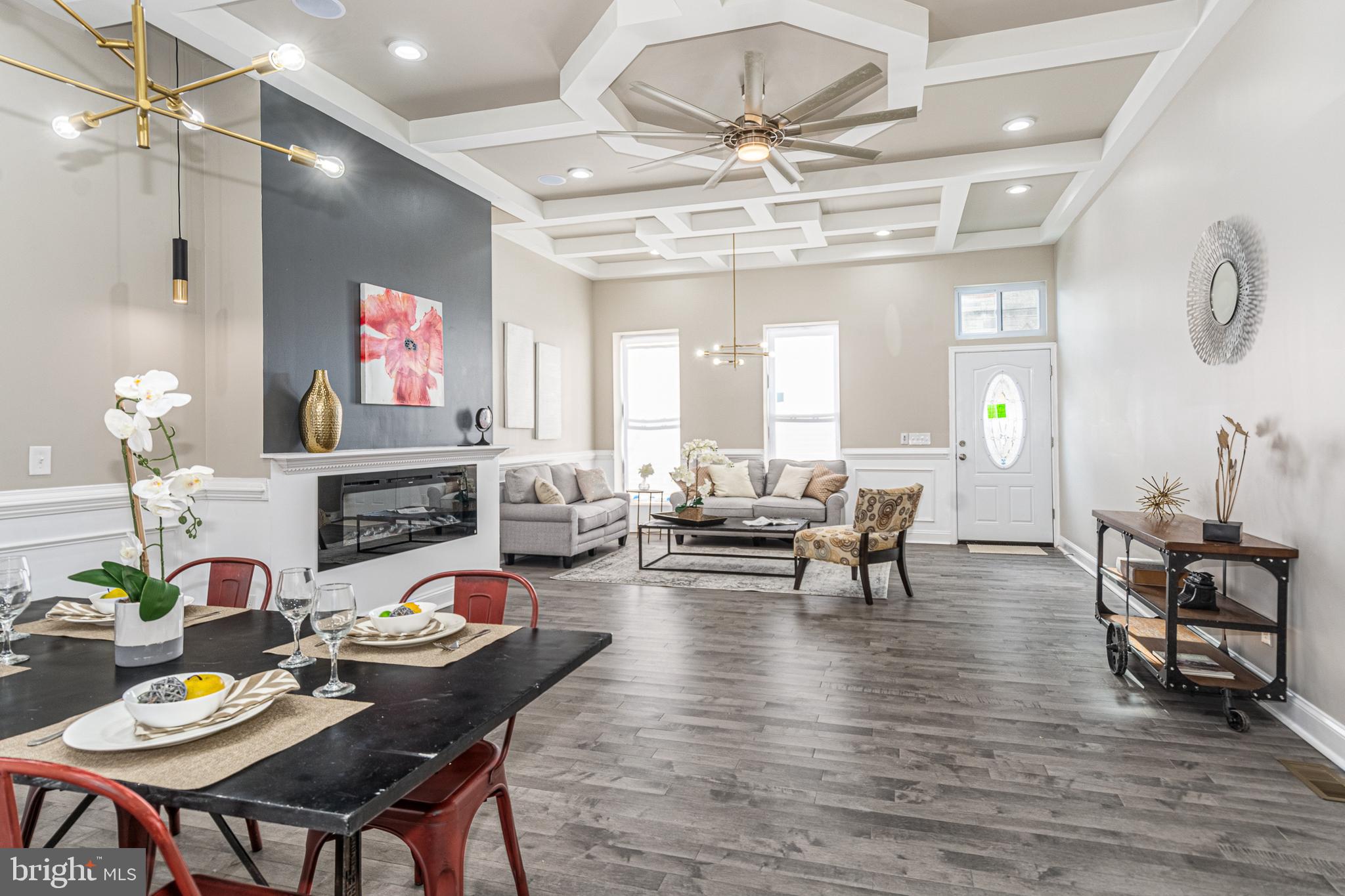 HOLLINS MARKET - Residential