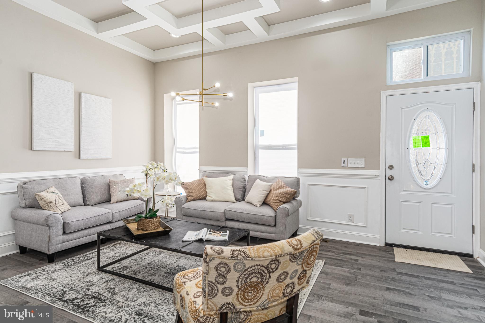 HOLLINS MARKET - Residential