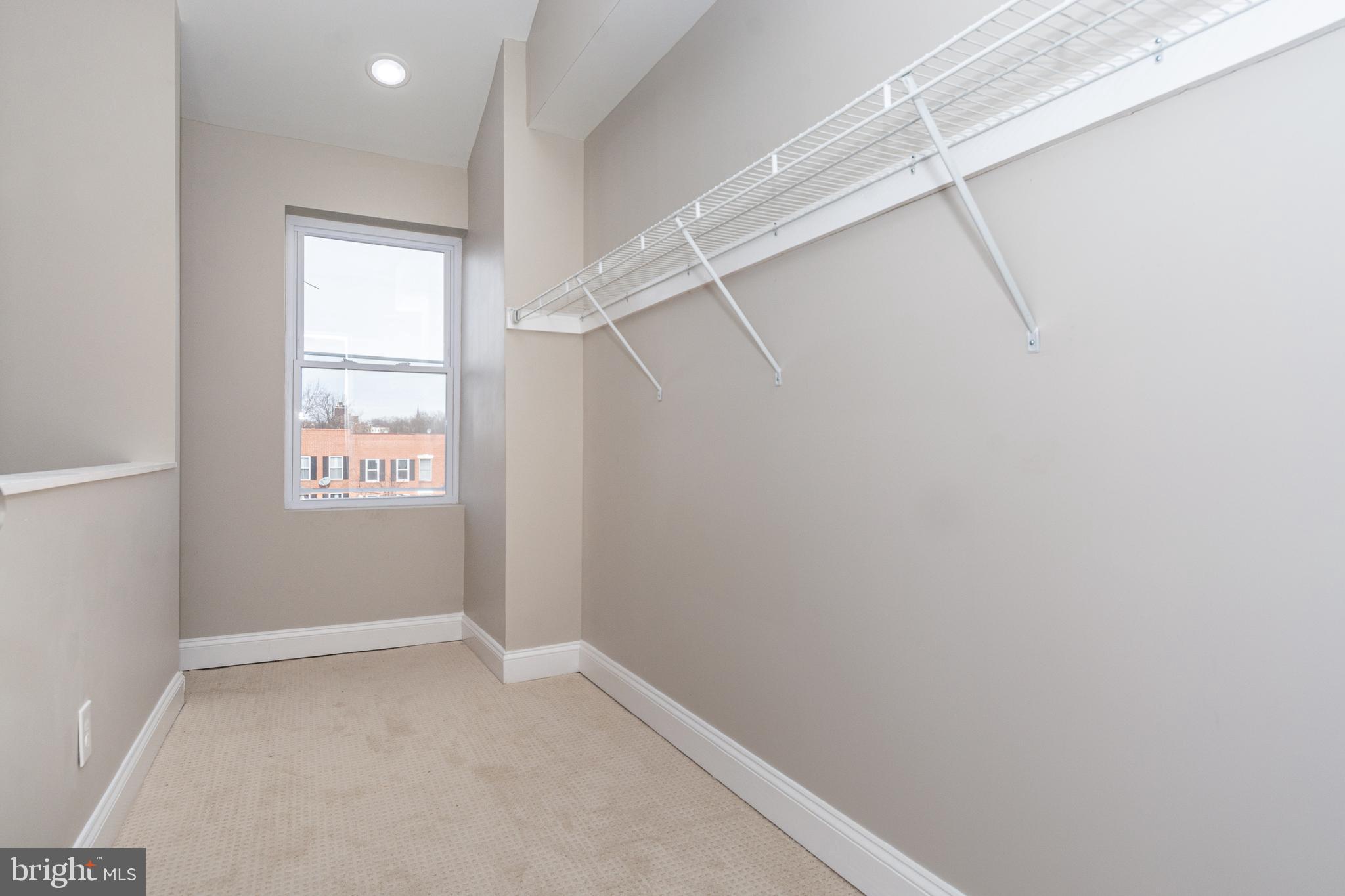 HOLLINS MARKET - Residential