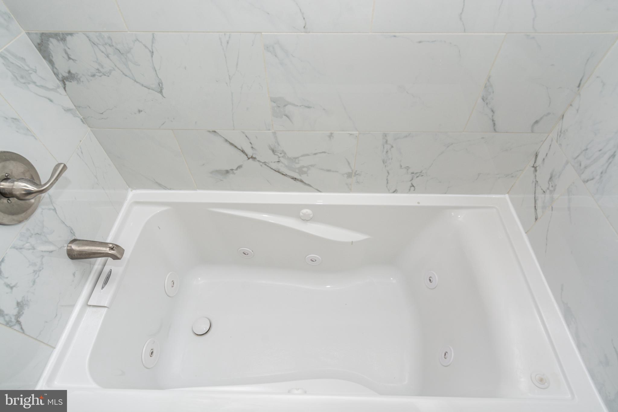 HOLLINS MARKET - Residential