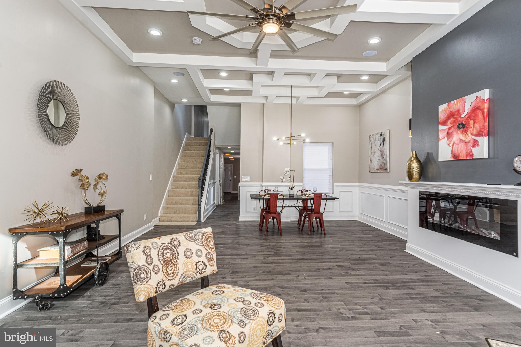 HOLLINS MARKET - Residential