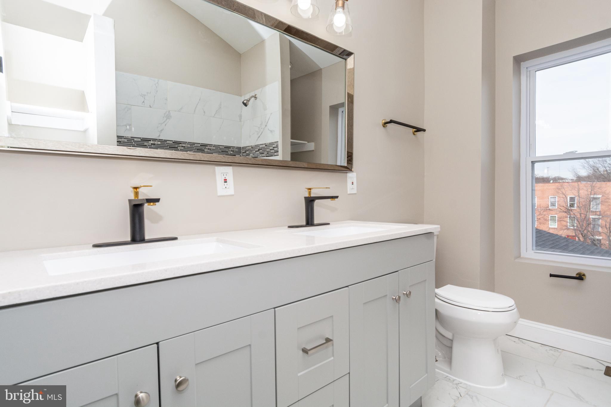 HOLLINS MARKET - Residential