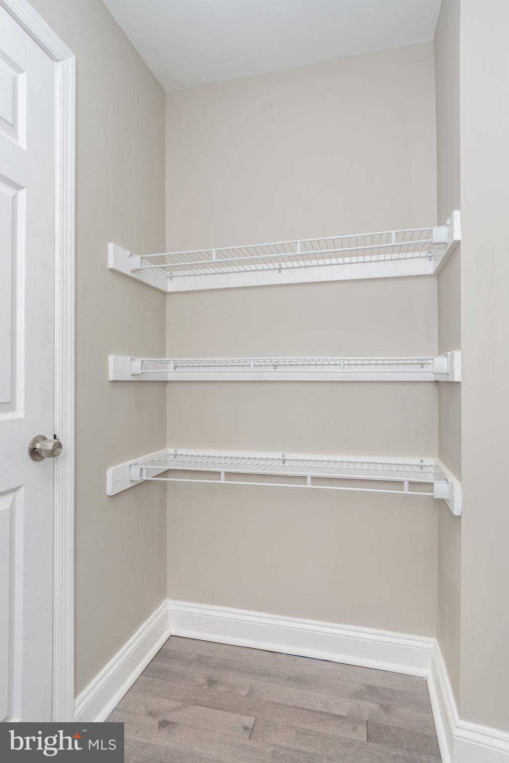 HOLLINS MARKET - Residential