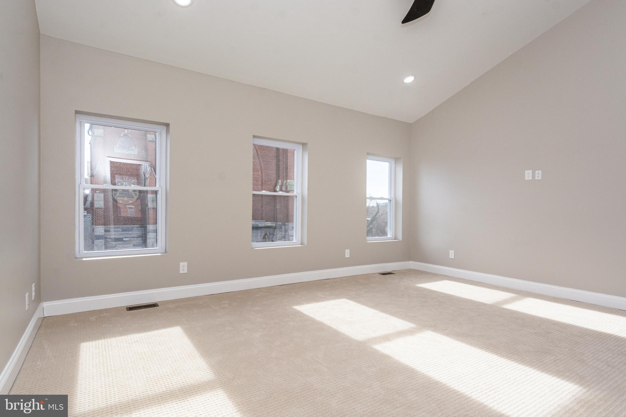 HOLLINS MARKET - Residential