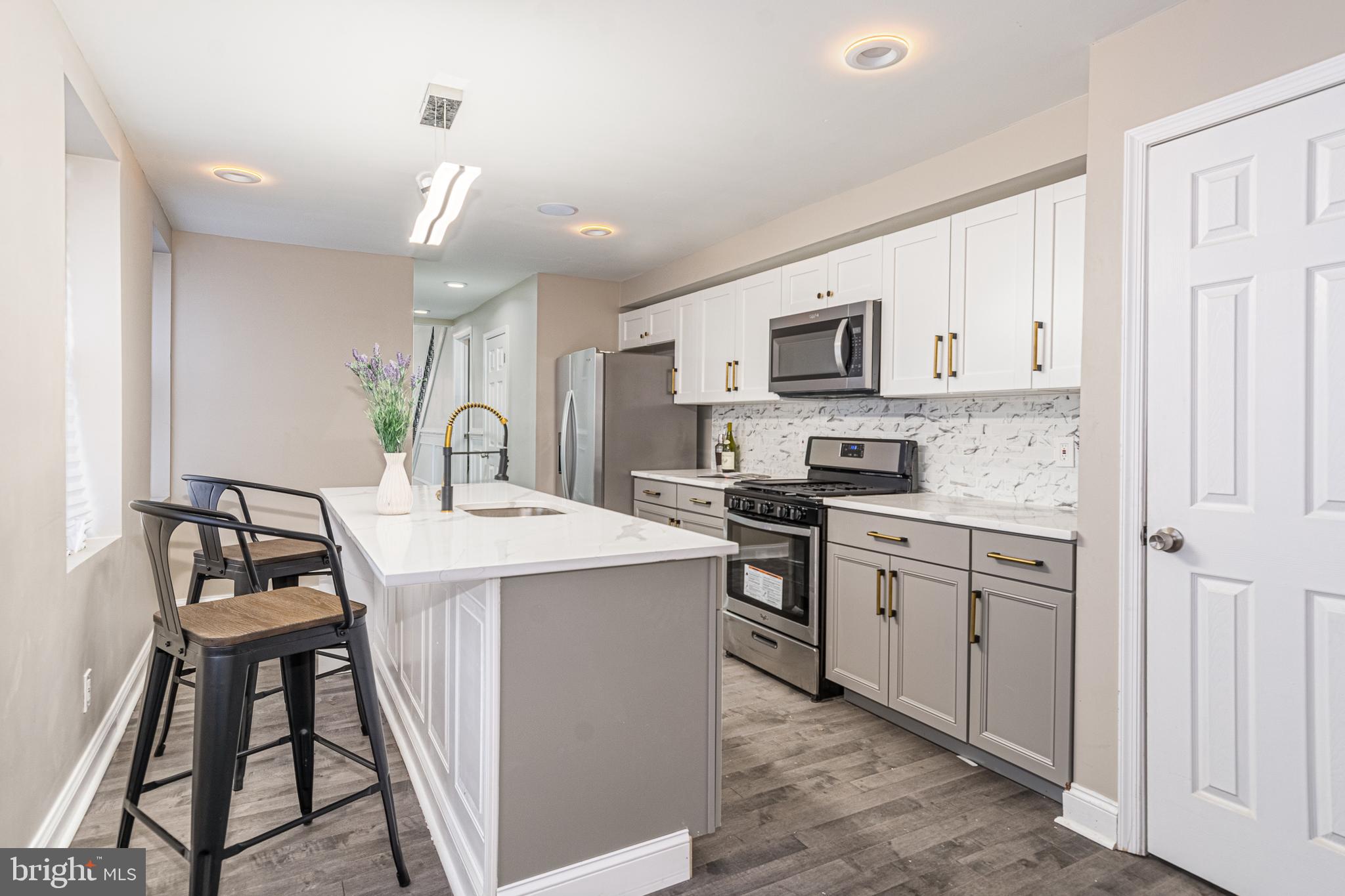 HOLLINS MARKET - Residential