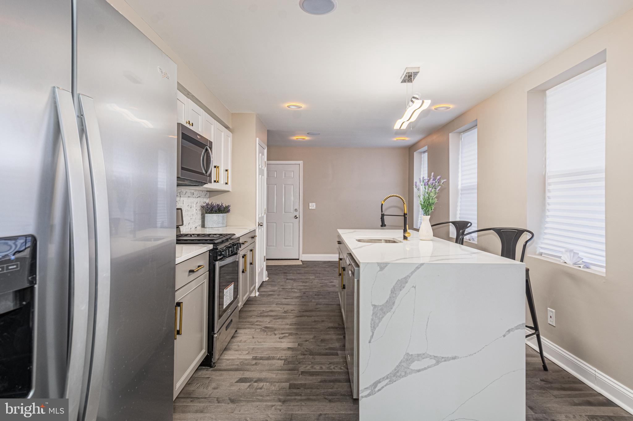 HOLLINS MARKET - Residential