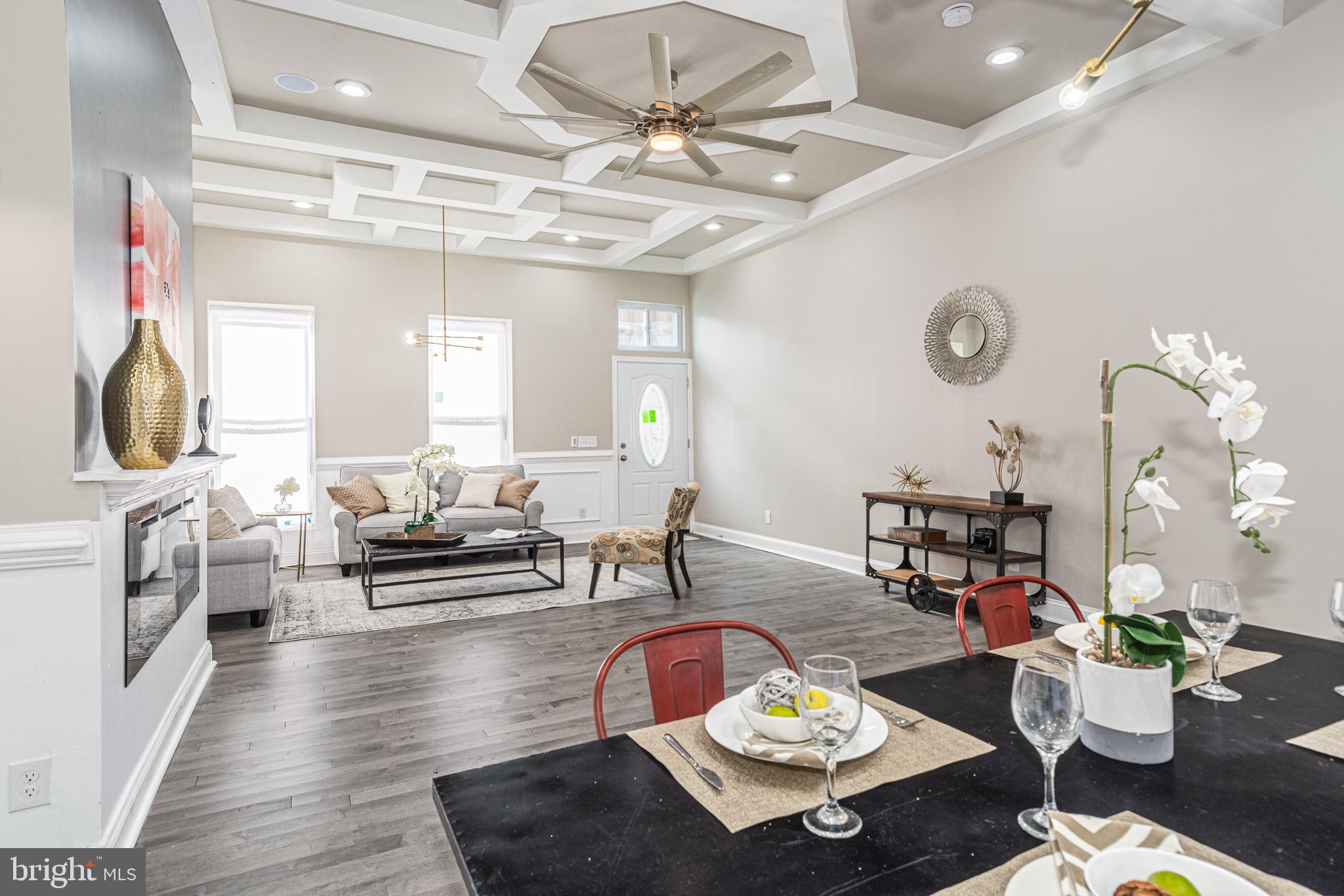 HOLLINS MARKET - Residential