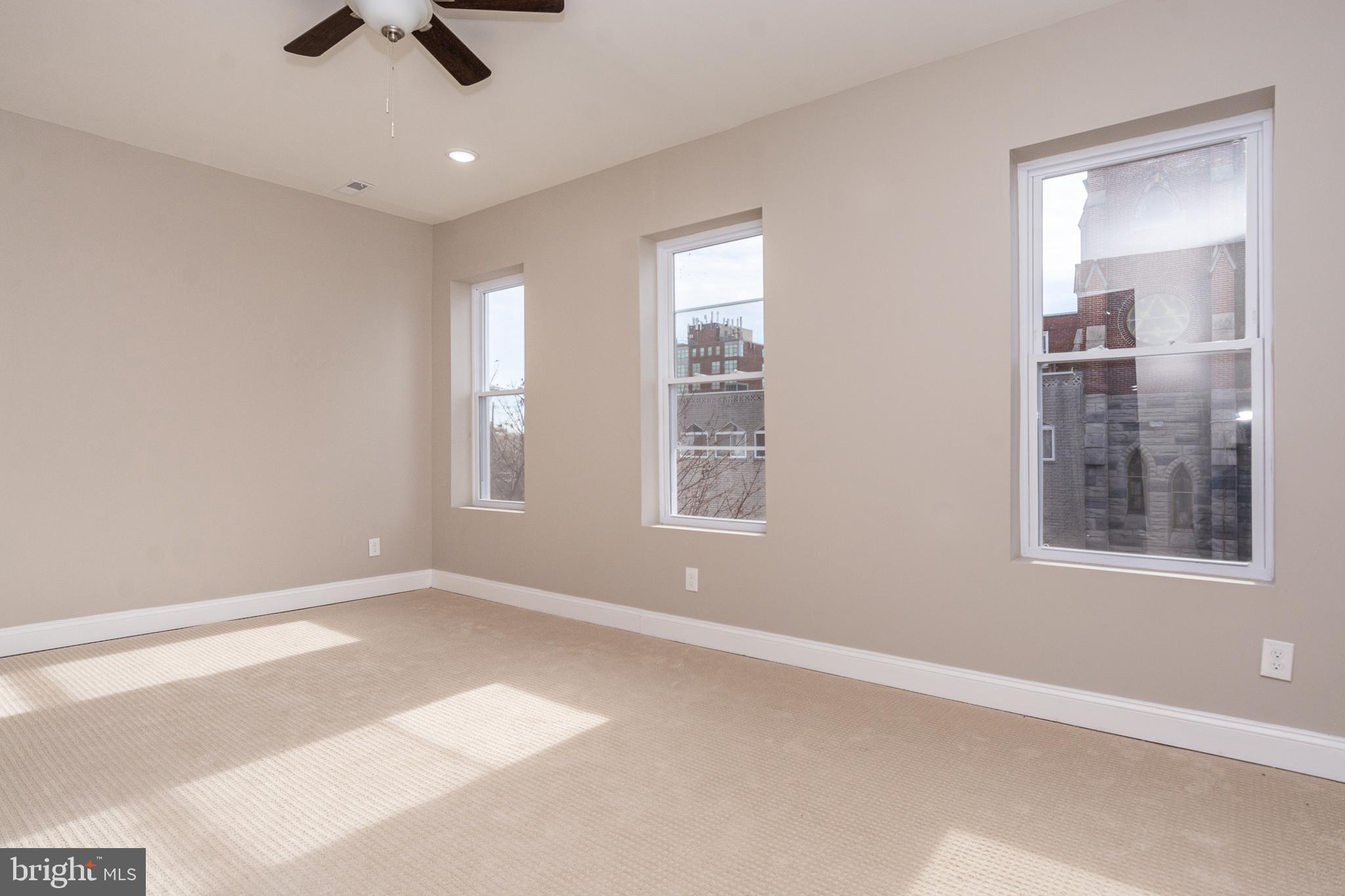 HOLLINS MARKET - Residential