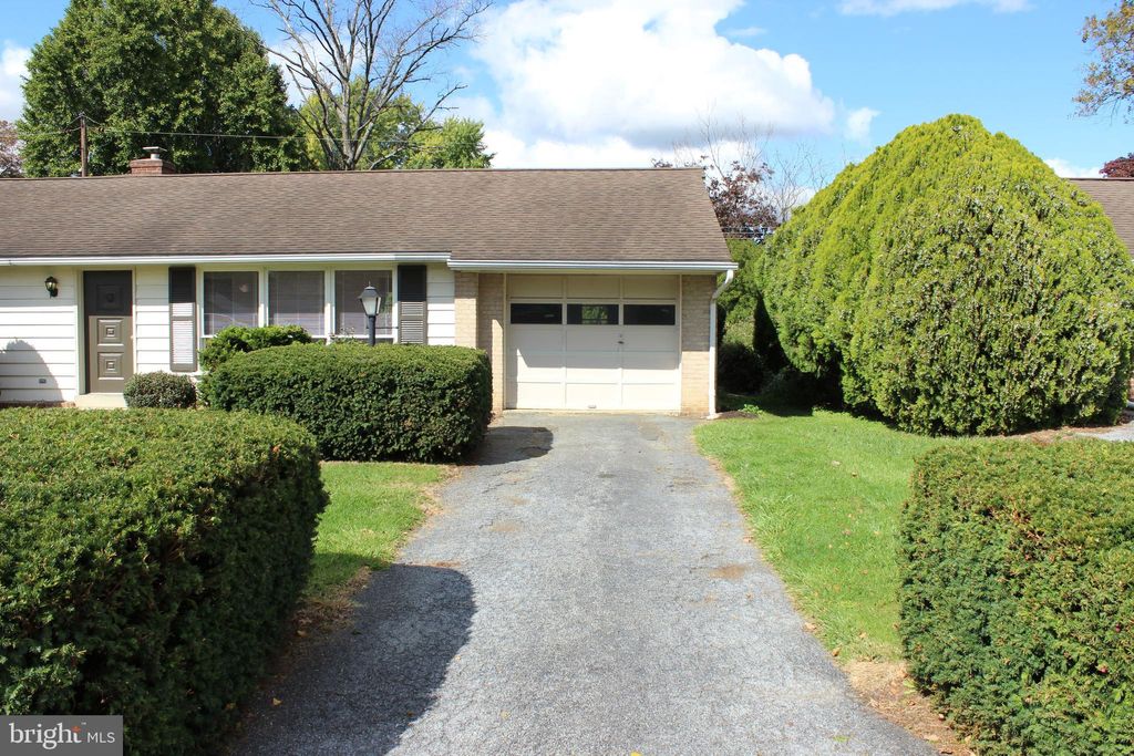 Photo of 2713 Kimberly Road, Lancaster, PA 17603 (MLS # PALA2042496)