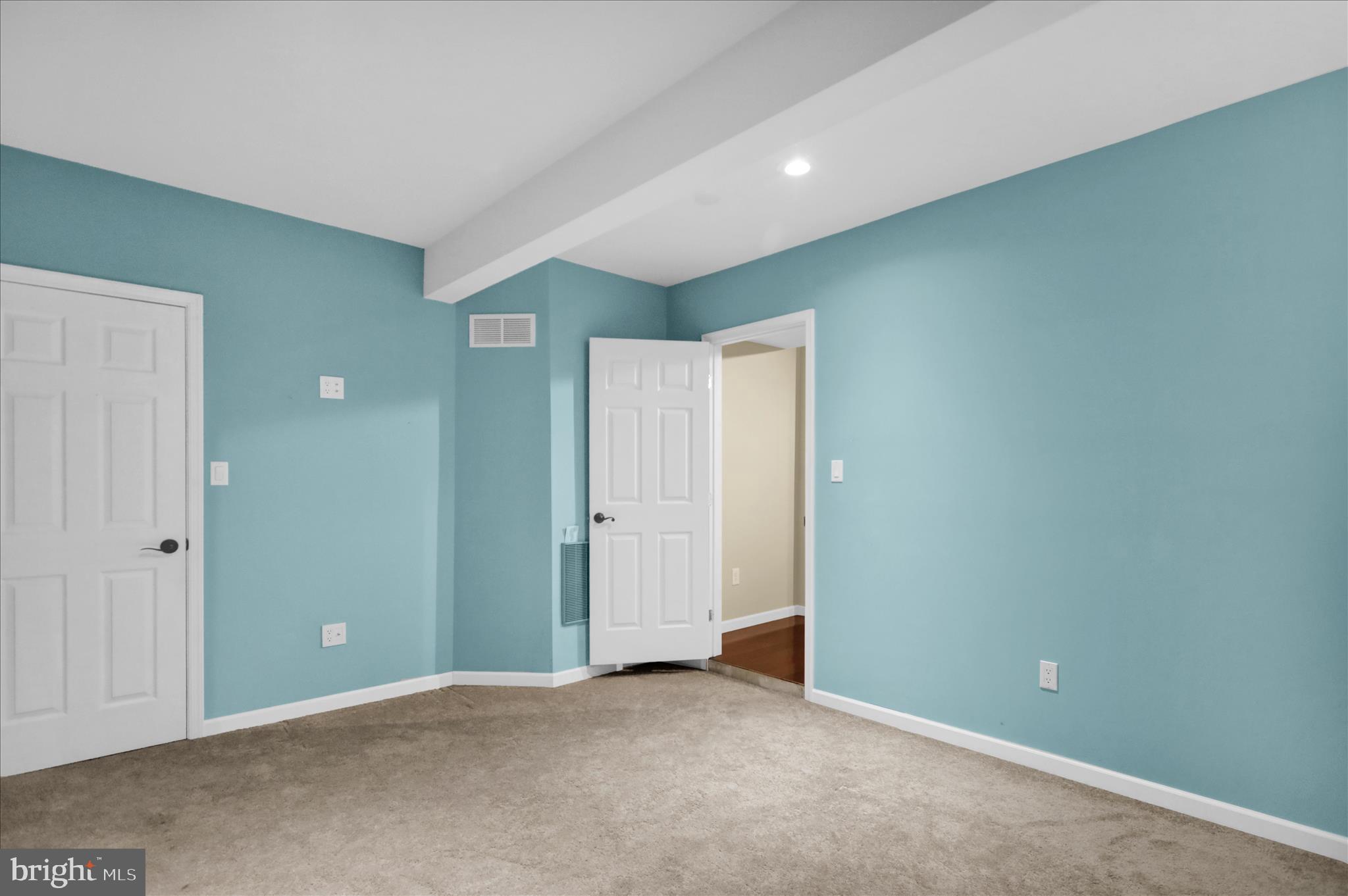 COUNTRY CLUB RUN - Residential