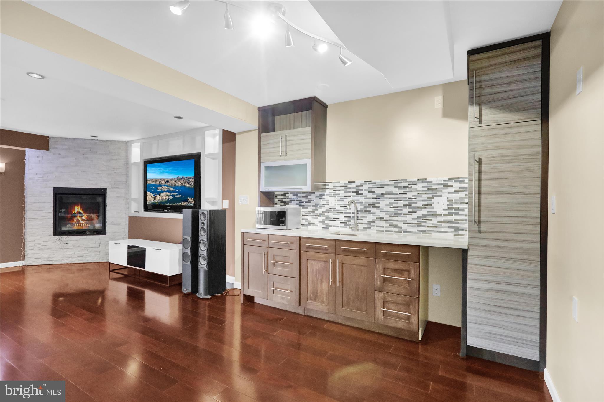 COUNTRY CLUB RUN - Residential