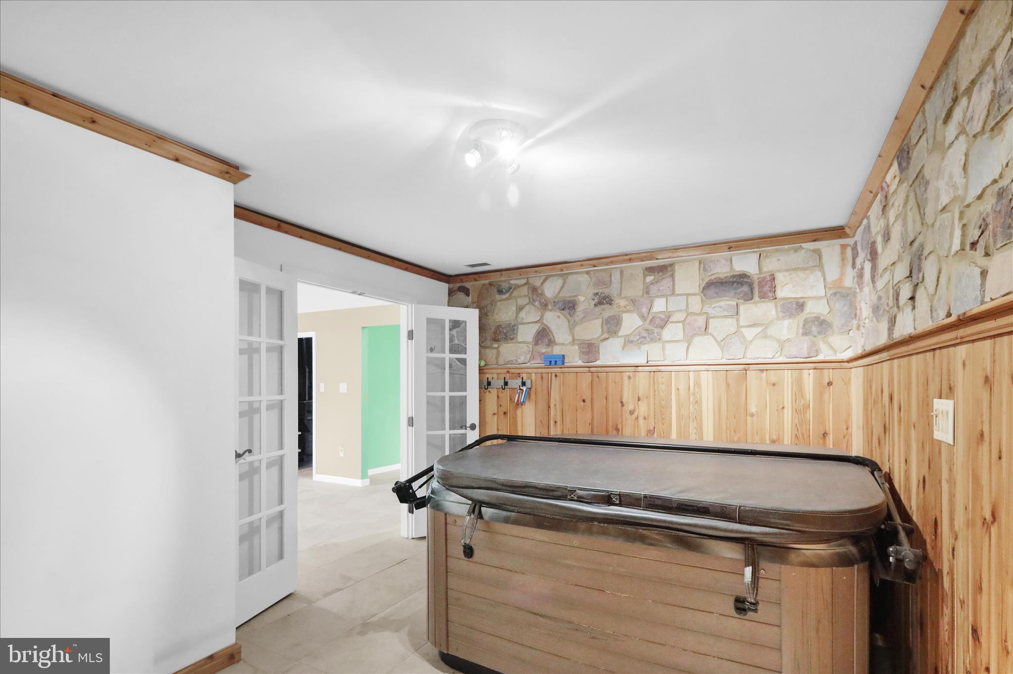 COUNTRY CLUB RUN - Residential