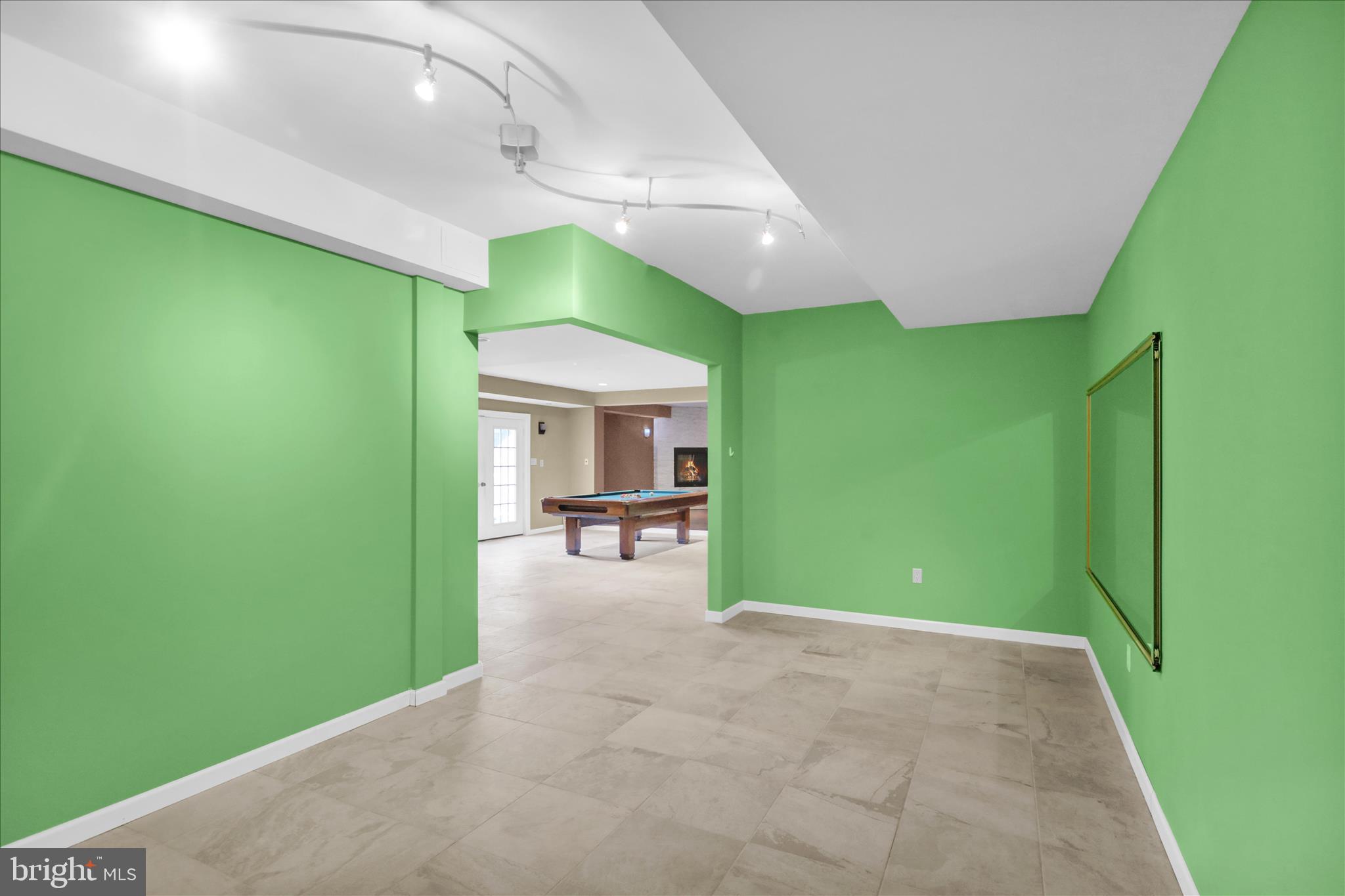 COUNTRY CLUB RUN - Residential