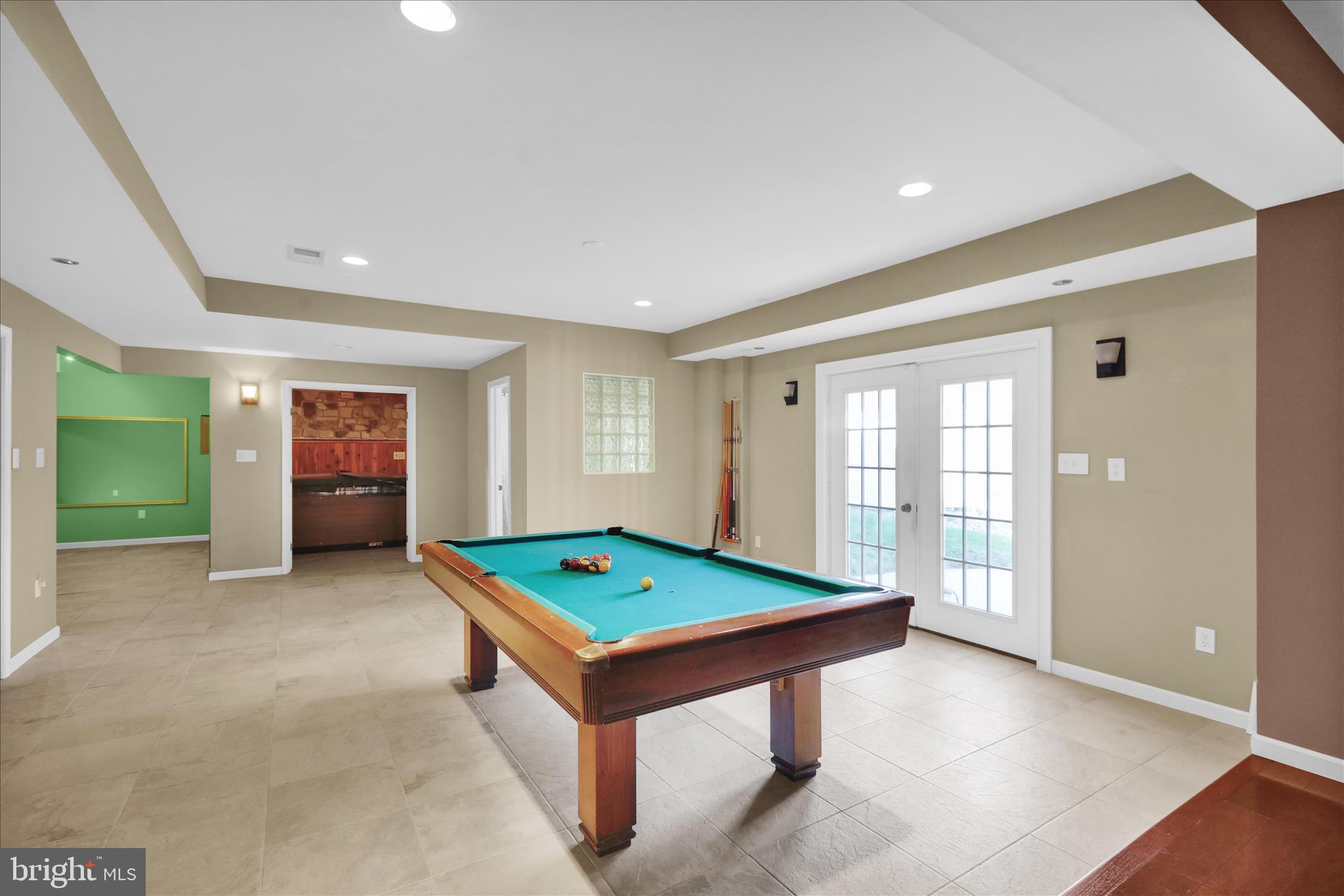 COUNTRY CLUB RUN - Residential