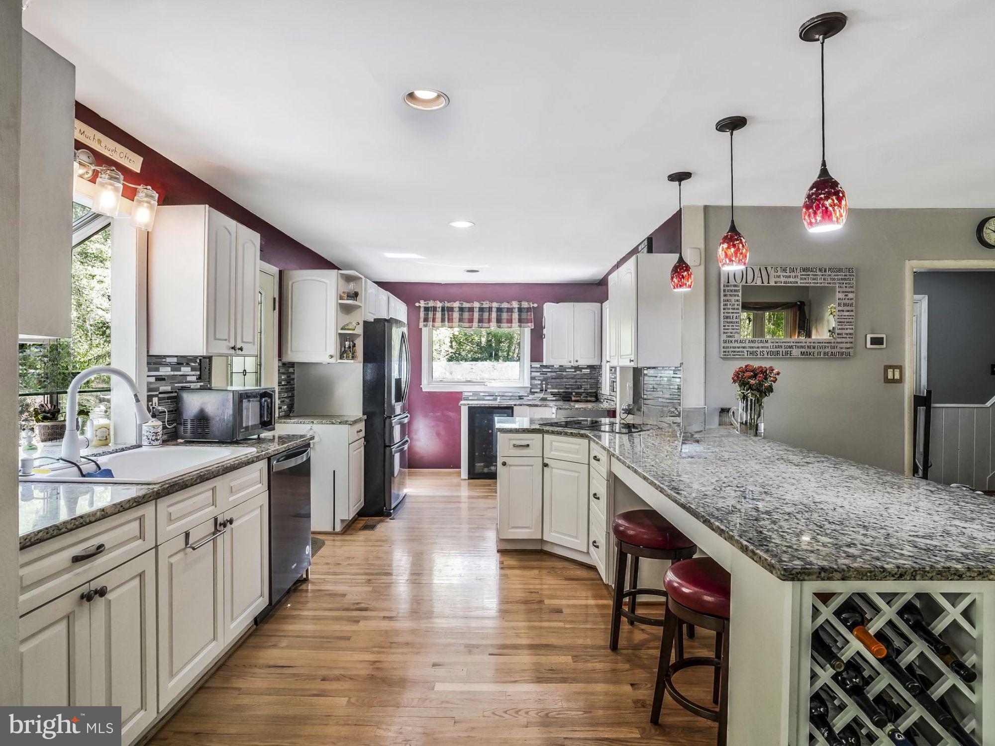 LAKE OCCOQUAN SHORES - Residential