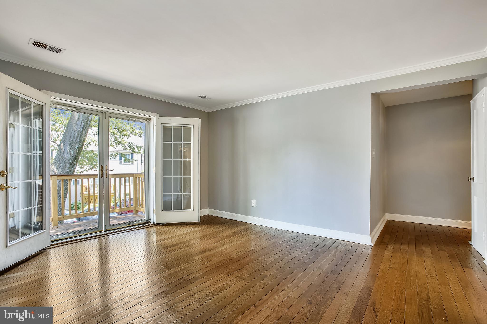 COMMONS OF ARLINGTON - Residential