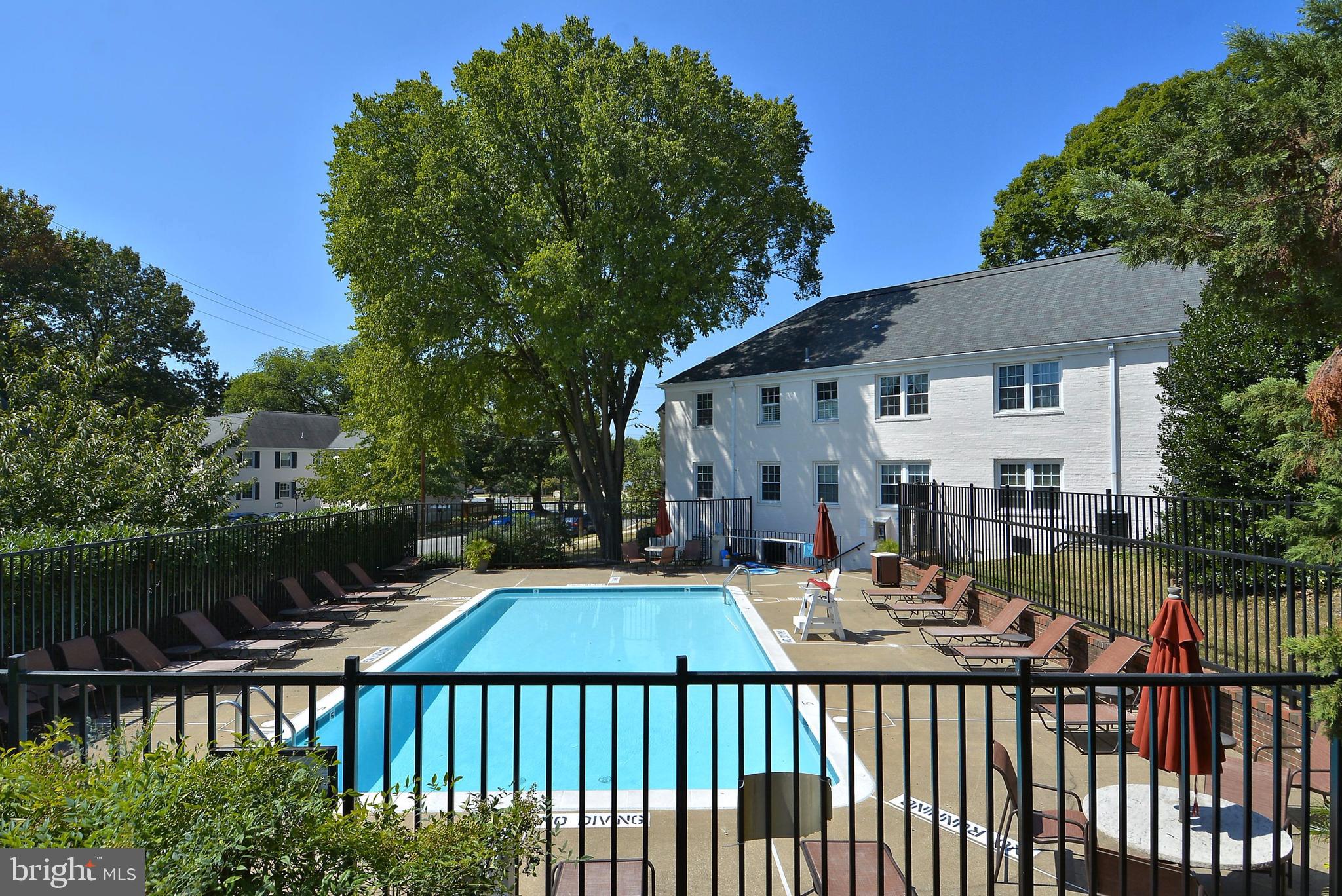 COMMONS OF ARLINGTON - Residential