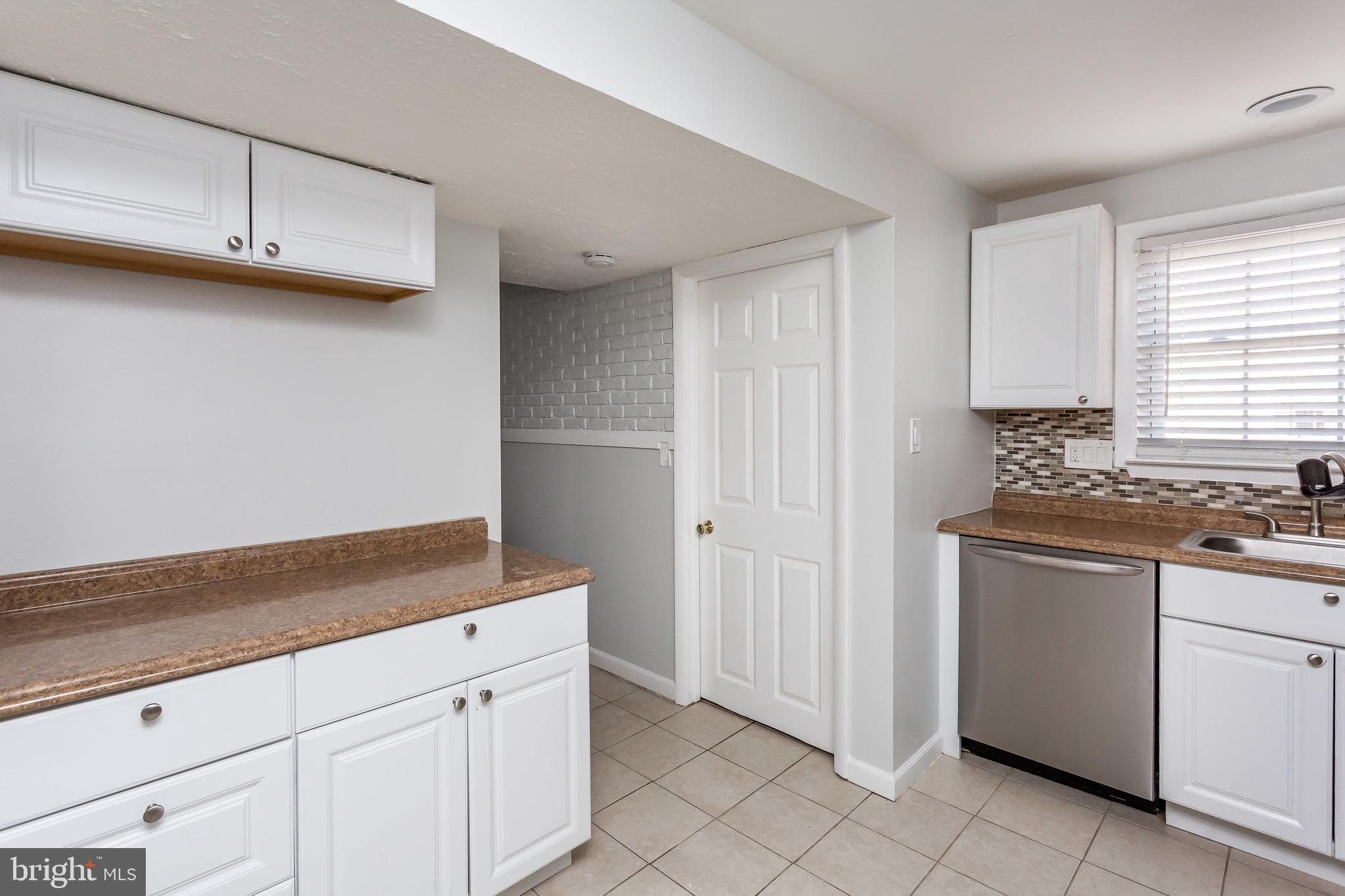 THE HIGHLANDS - Residential Lease