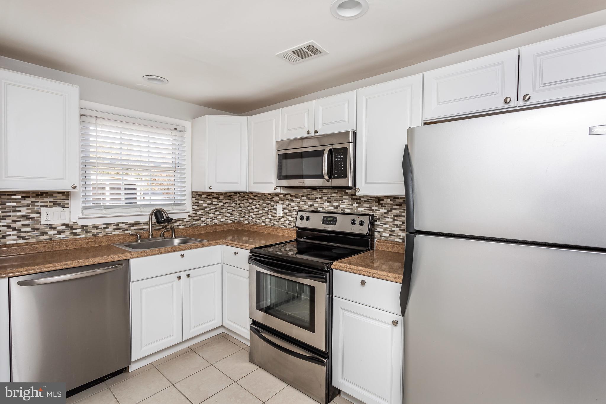 THE HIGHLANDS - Residential Lease