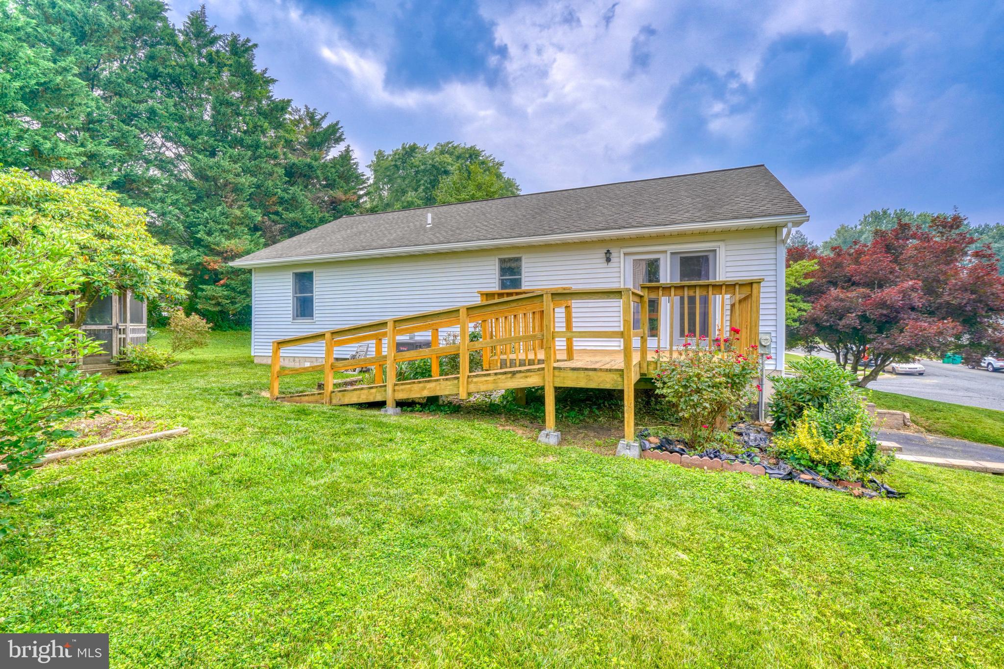 SPRING MEADOW - Residential