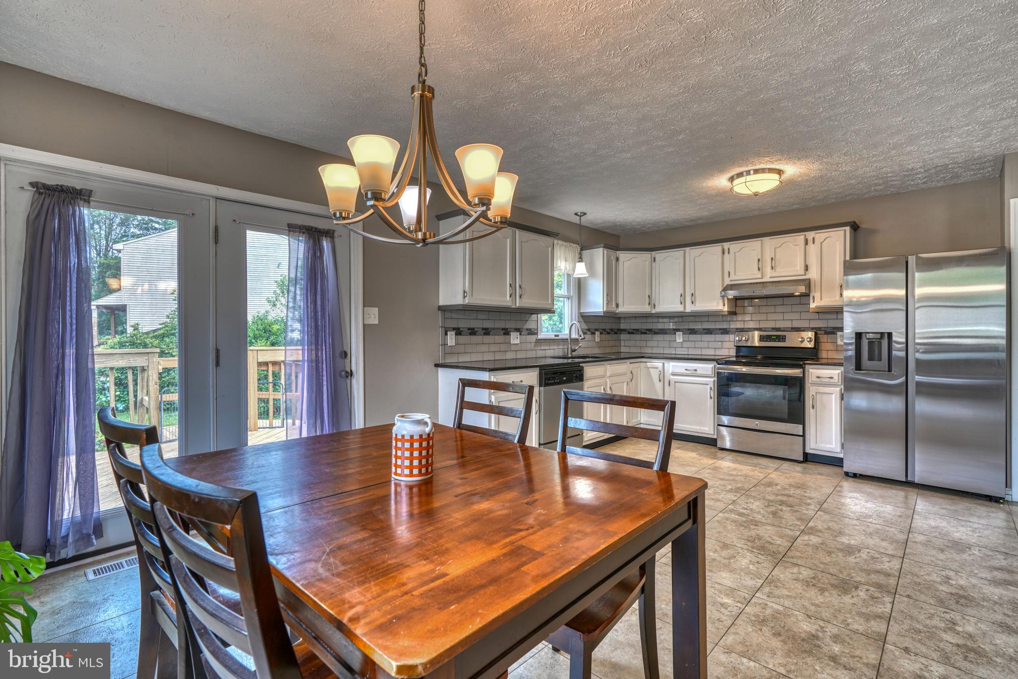 SPRING MEADOW - Residential