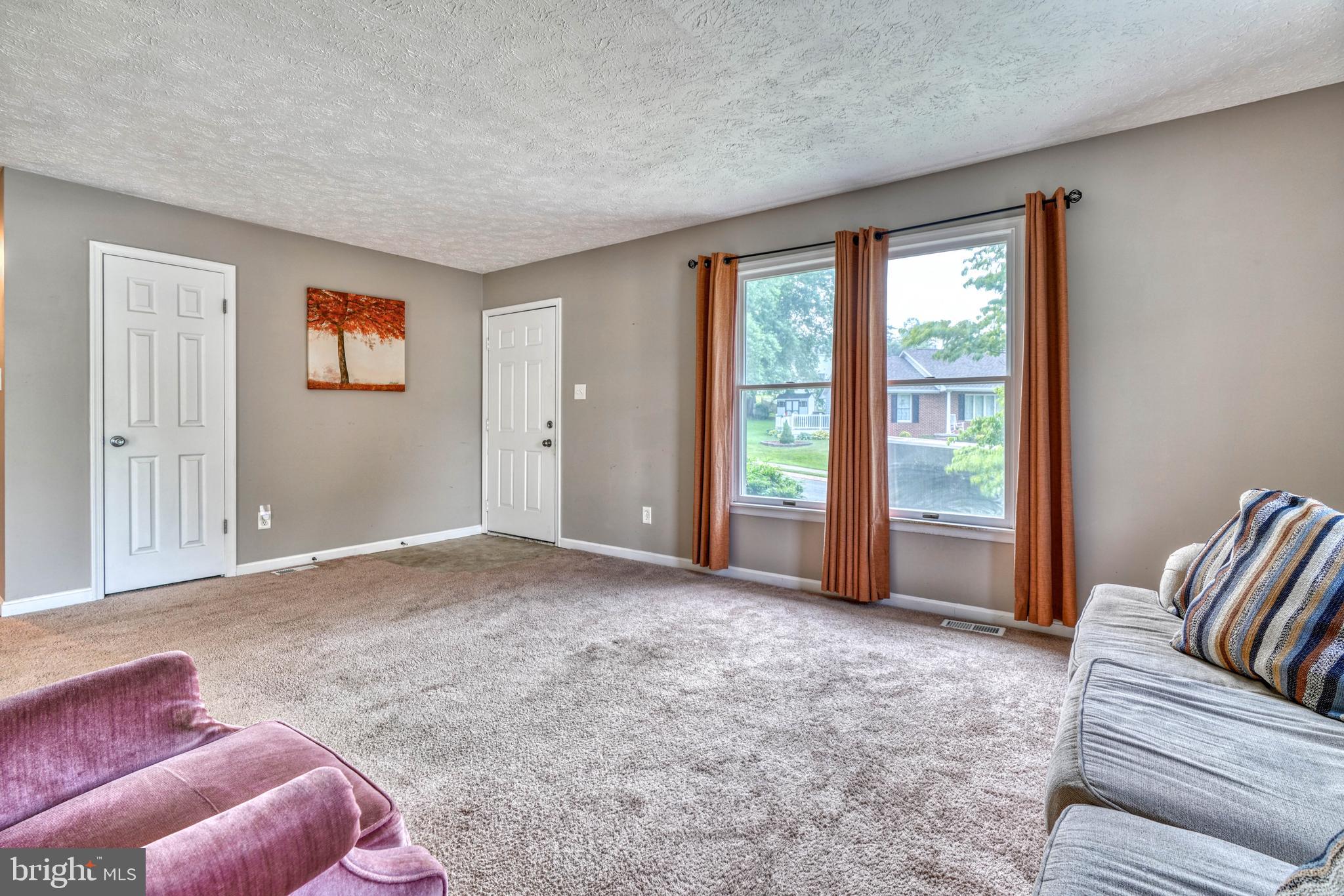 SPRING MEADOW - Residential