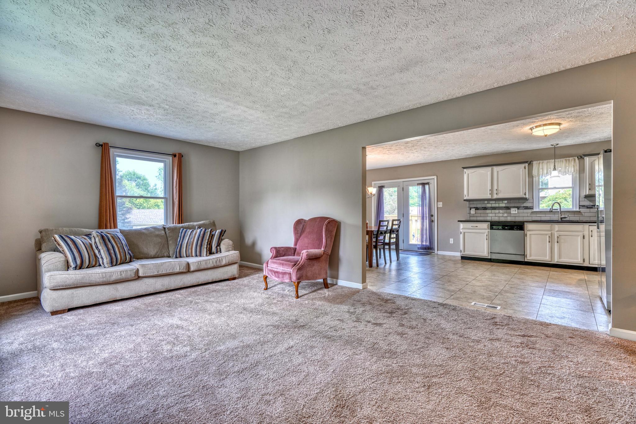 SPRING MEADOW - Residential