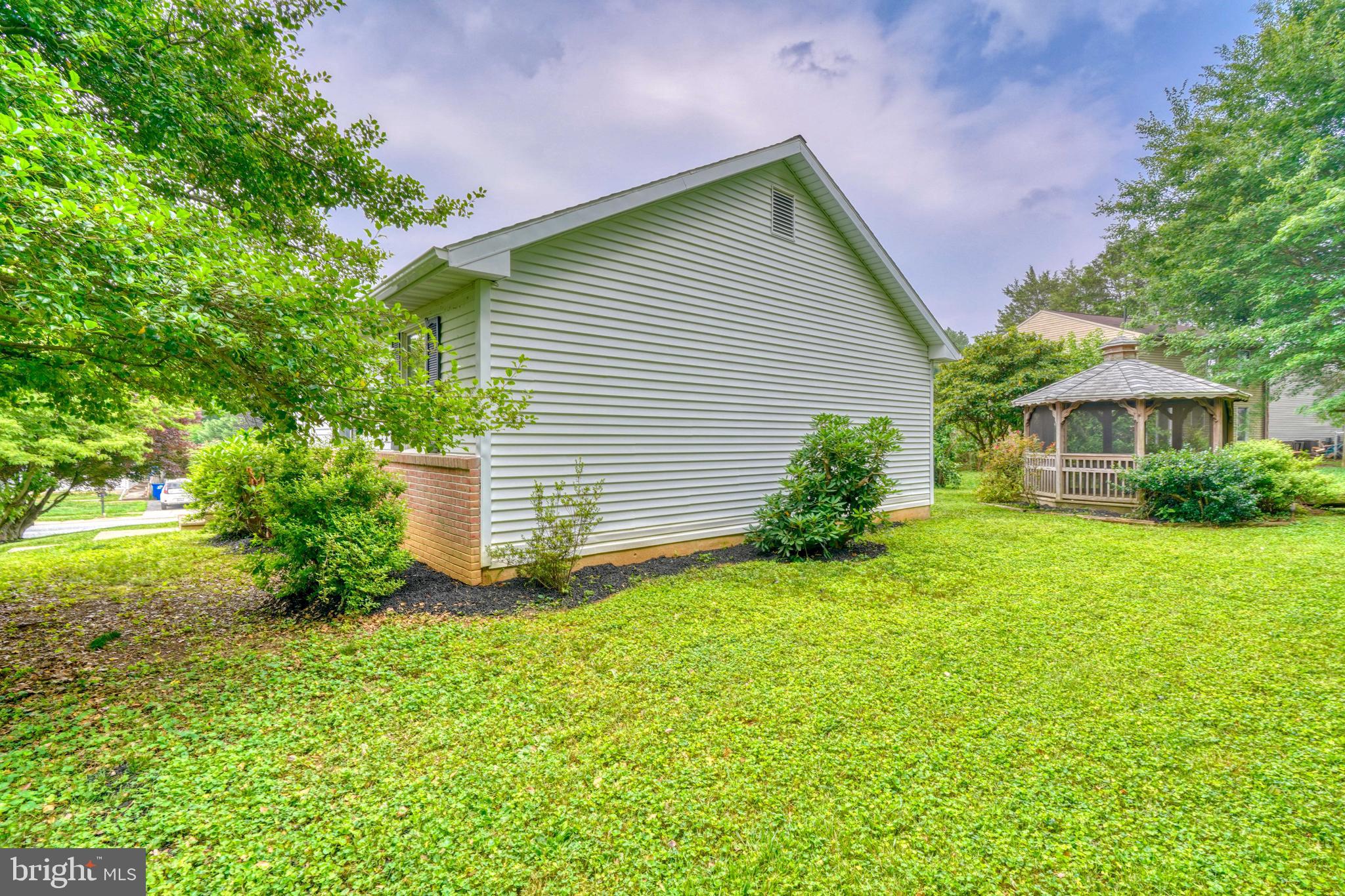 SPRING MEADOW - Residential
