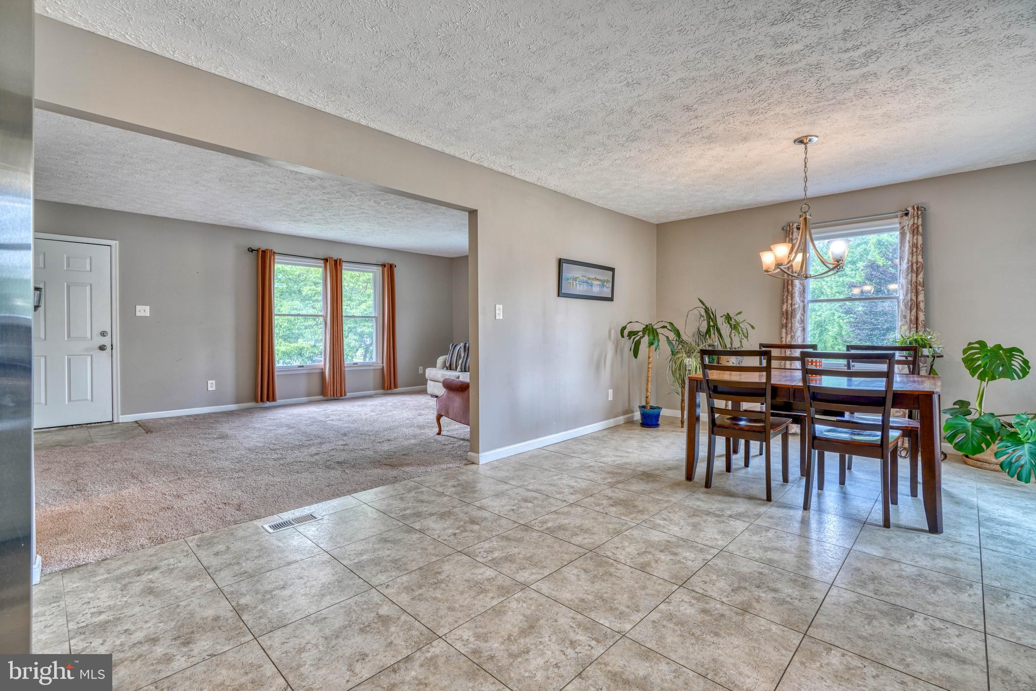 SPRING MEADOW - Residential