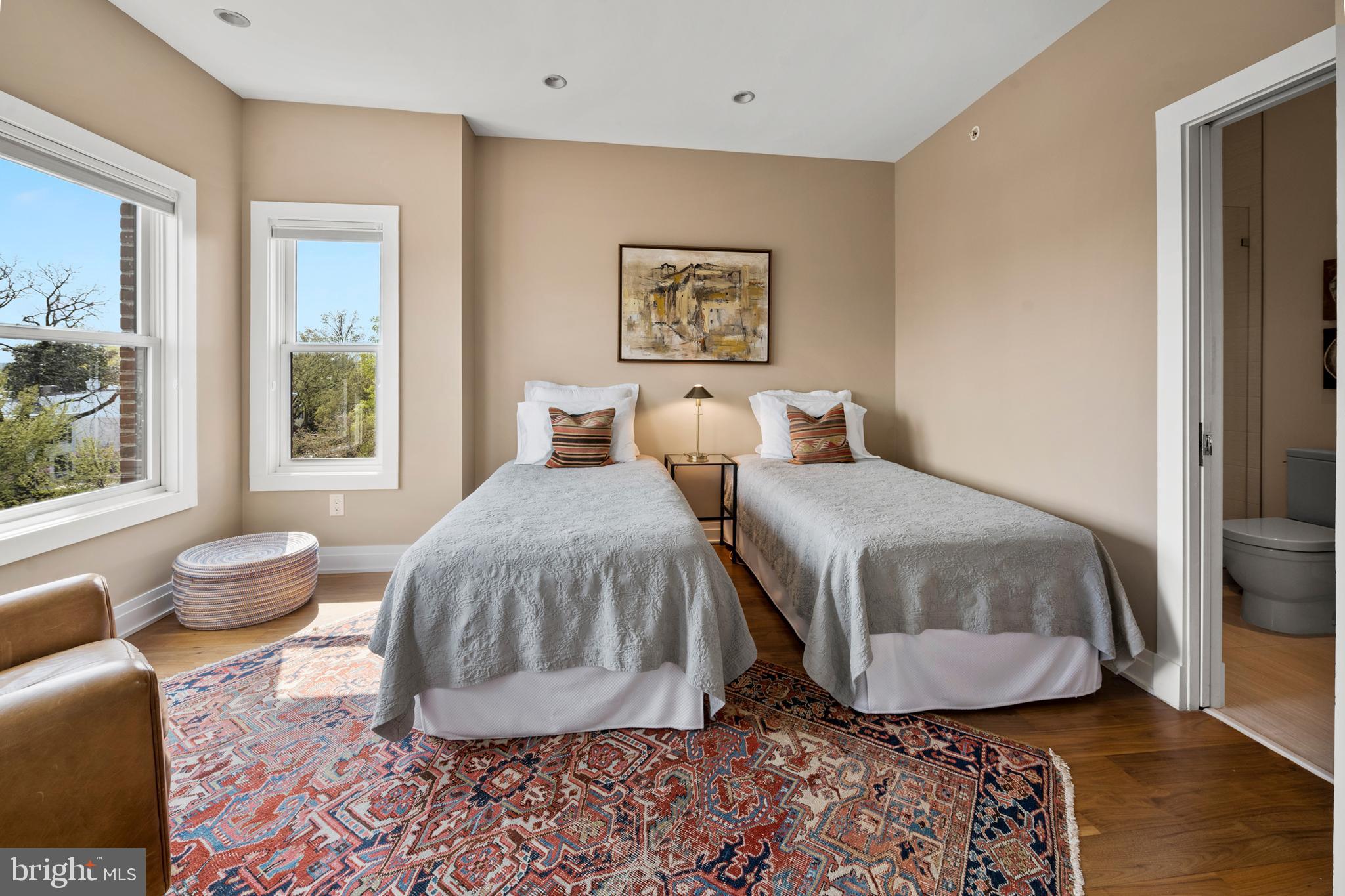 CAPITOL HILL - Residential