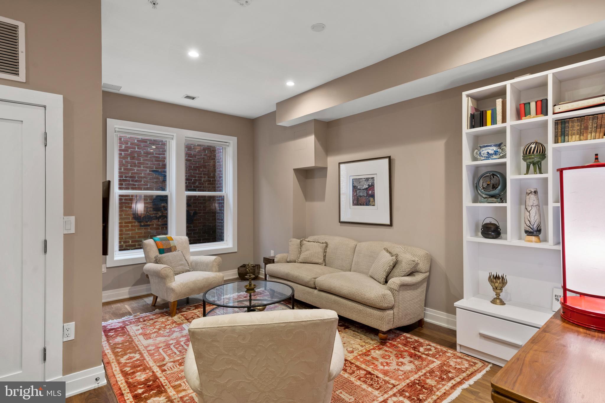 CAPITOL HILL - Residential