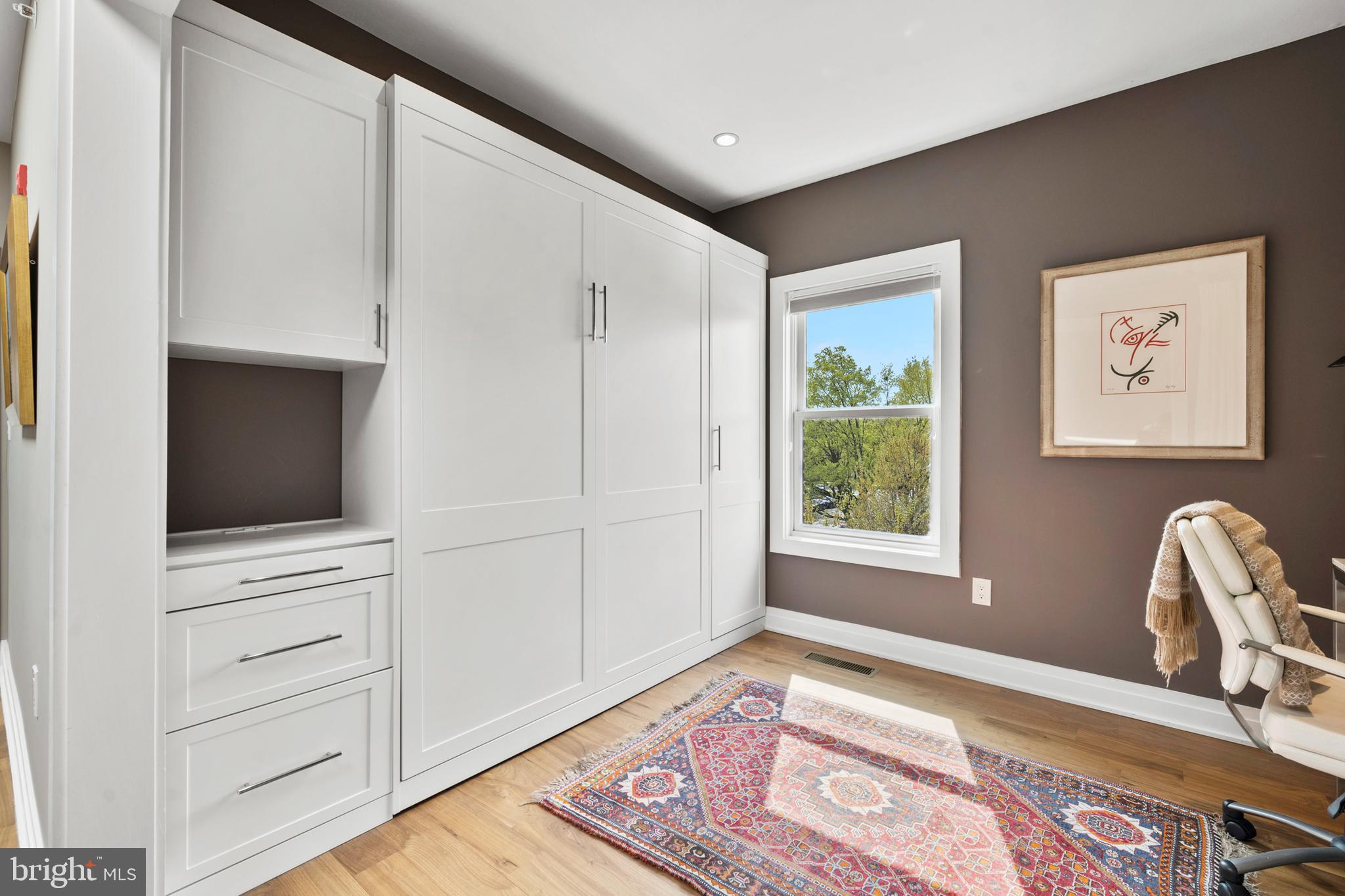 CAPITOL HILL - Residential