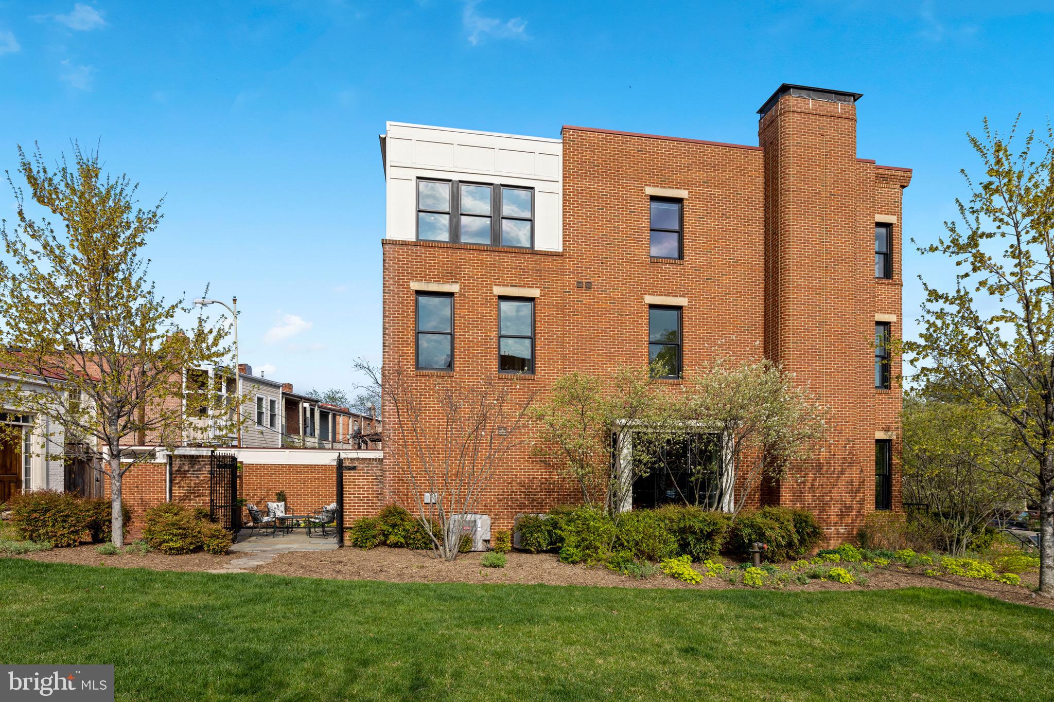 CAPITOL HILL - Residential