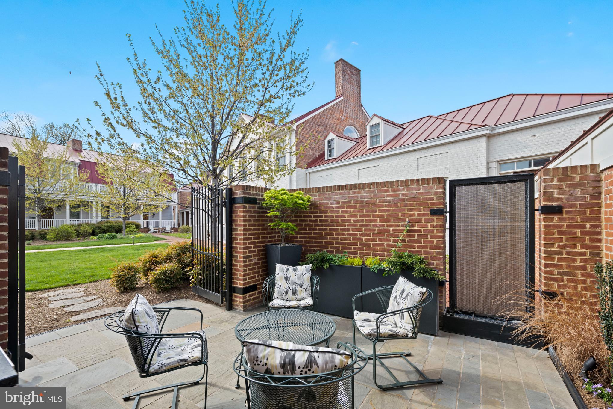 CAPITOL HILL - Residential