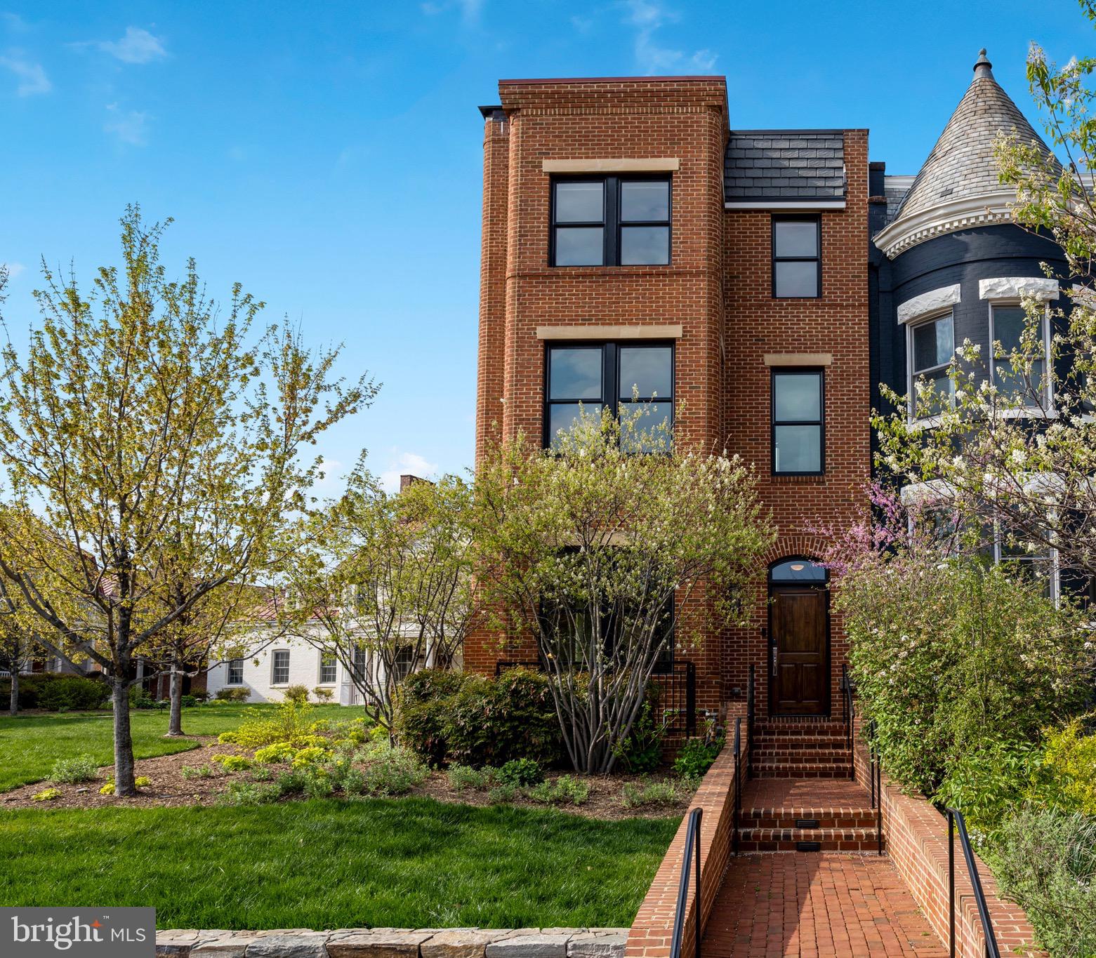 CAPITOL HILL - Residential