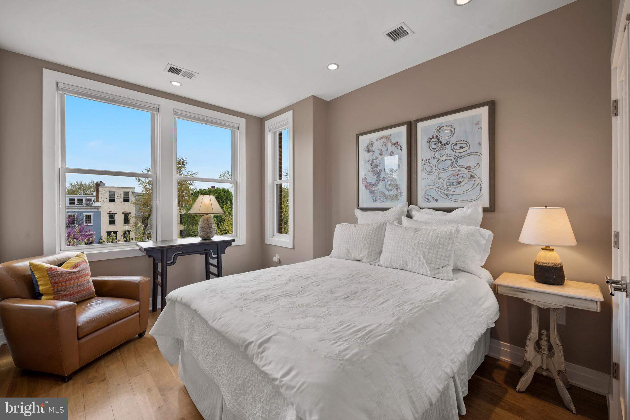 CAPITOL HILL - Residential