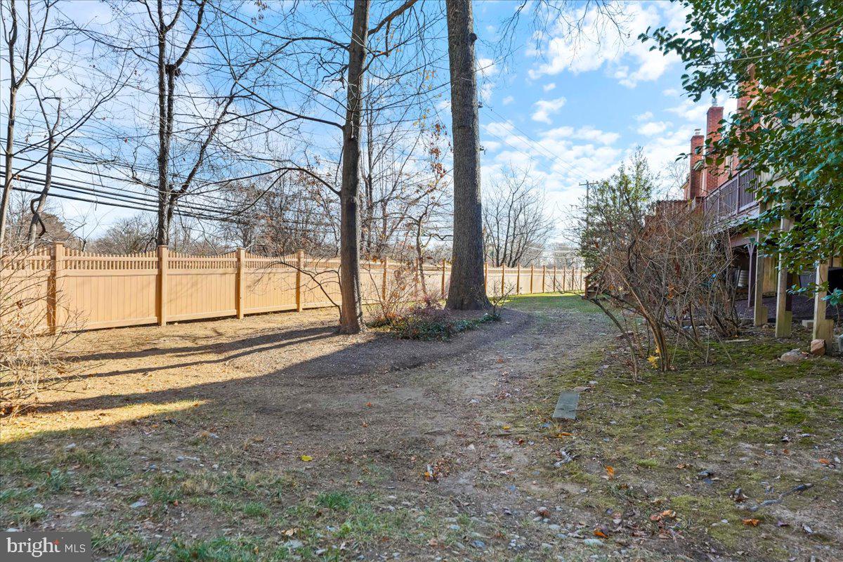 ROSE TREE WOODS - Residential