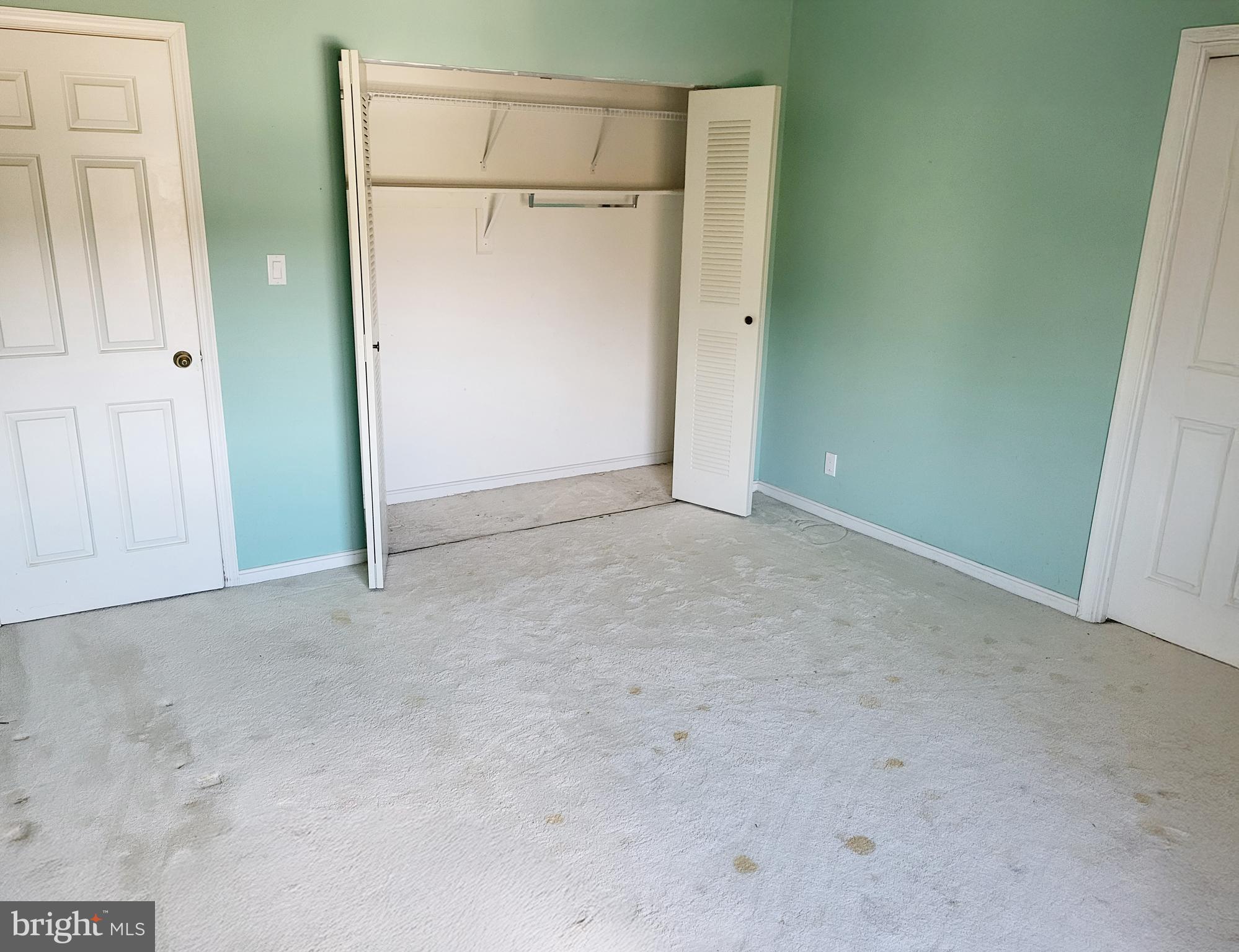 LAKESIDE PLAZA - Residential