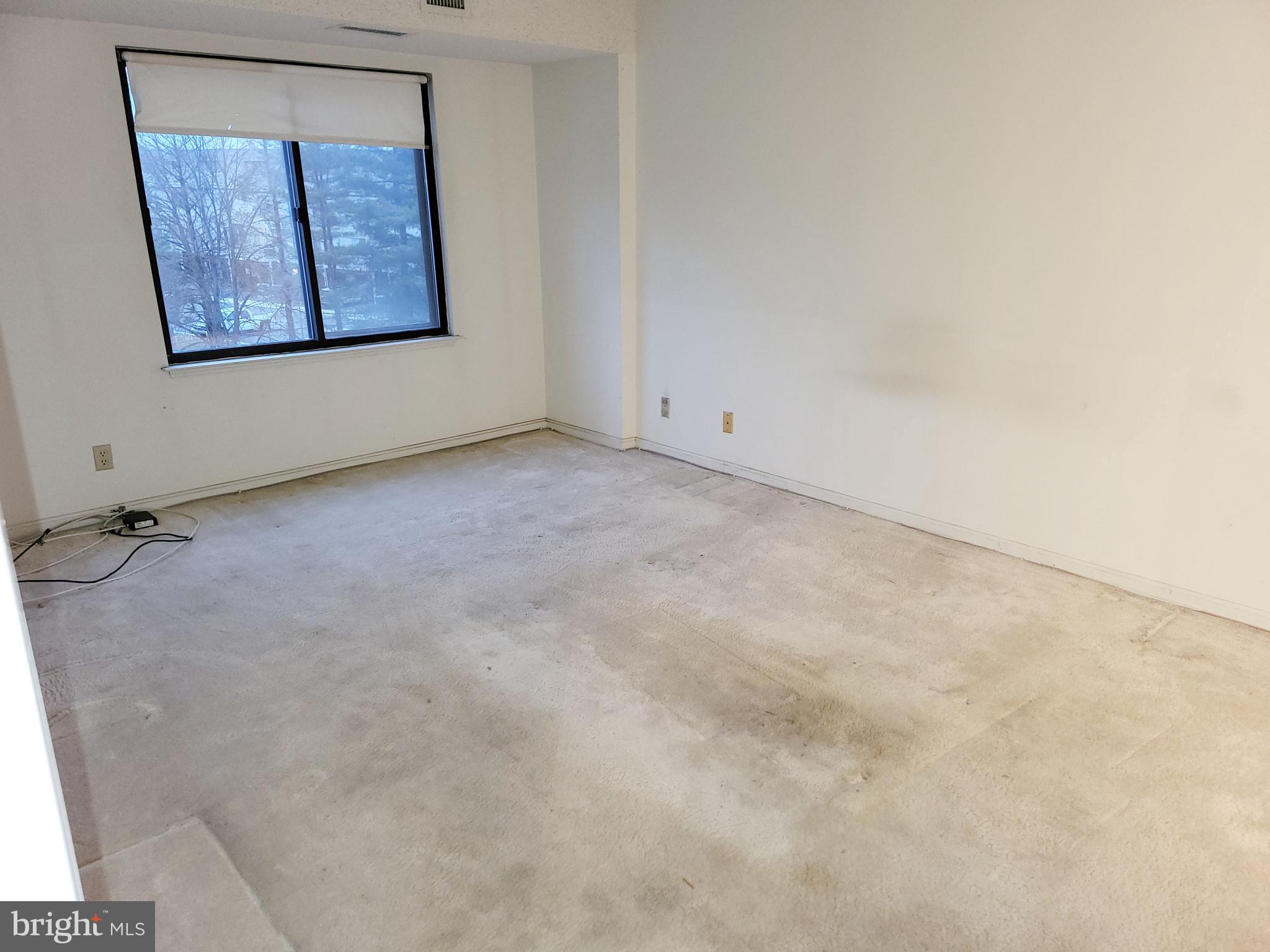 LAKESIDE PLAZA - Residential