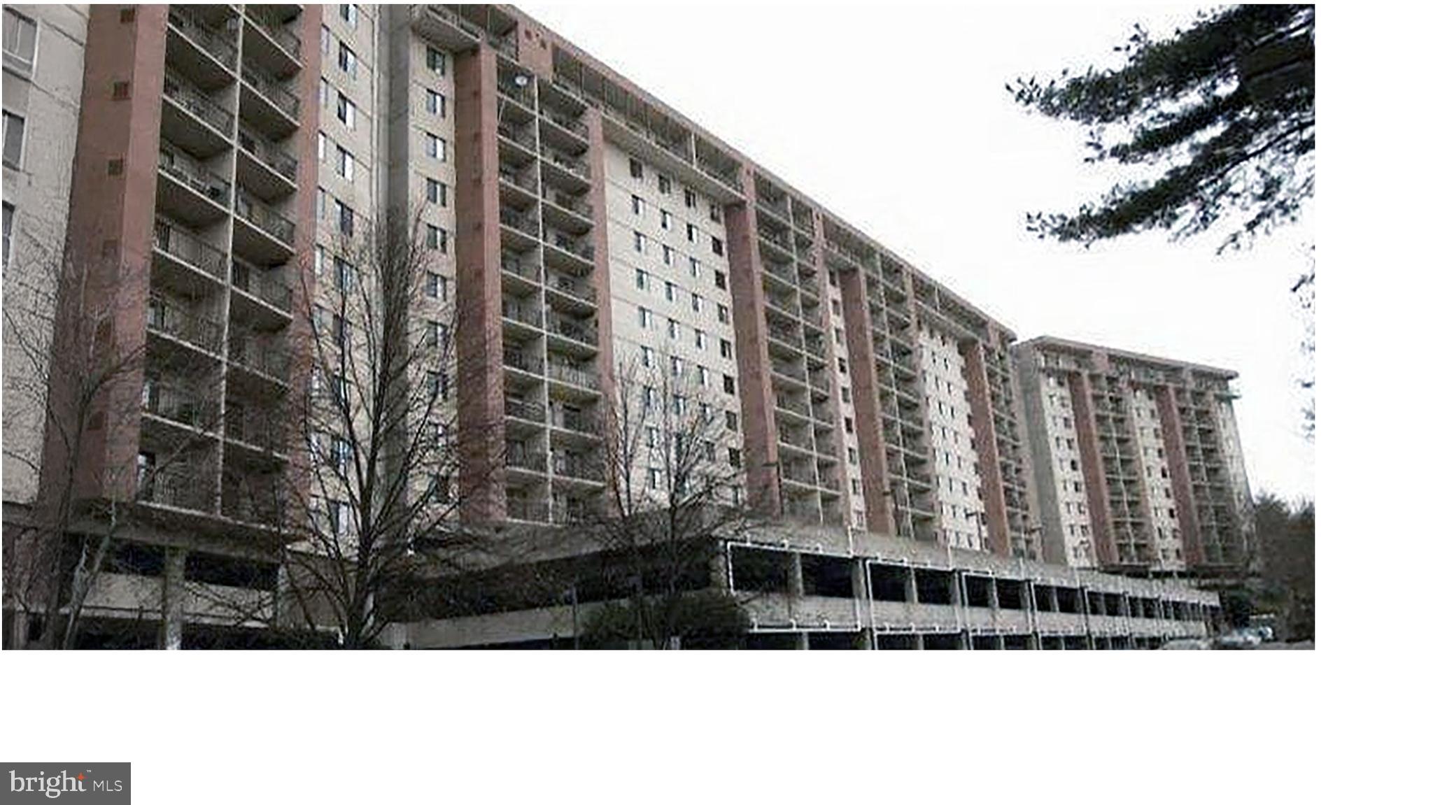 LAKESIDE PLAZA - Residential